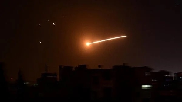 Israel tấn công tên lửa vào thủ đô Damascus của Syria